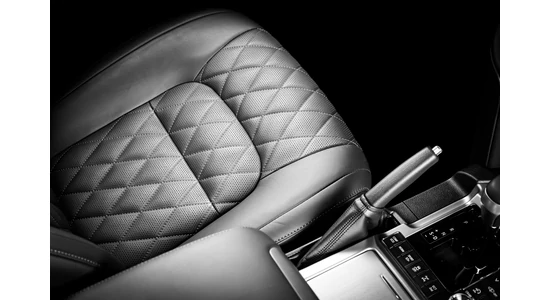 Lepidlo na čalúnenie v spreji: TOP 5 chýb, ktorým by ste sa mali vyhnúť  