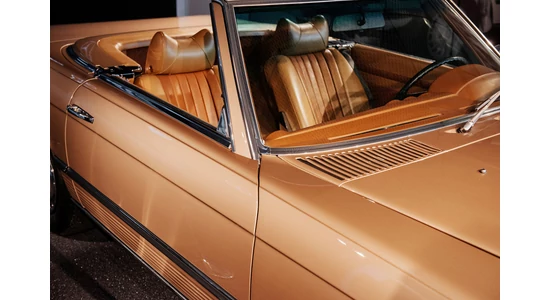 Ako správne odstrániť staré čalúnenie a čo určite nechať pôvodné  