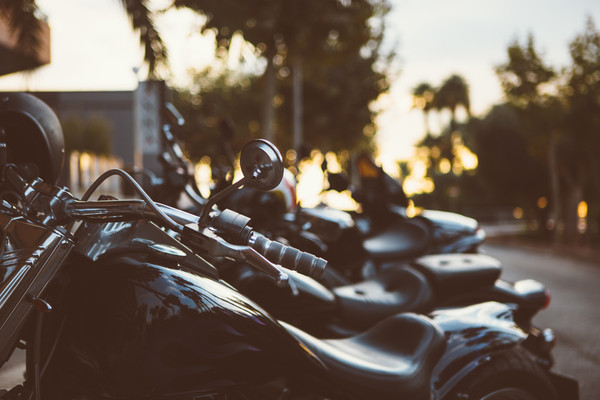 Výber správneho čalúnenia sedadla motocykla je nevyhnutný pre každého, kto berie jazdu vážne. 